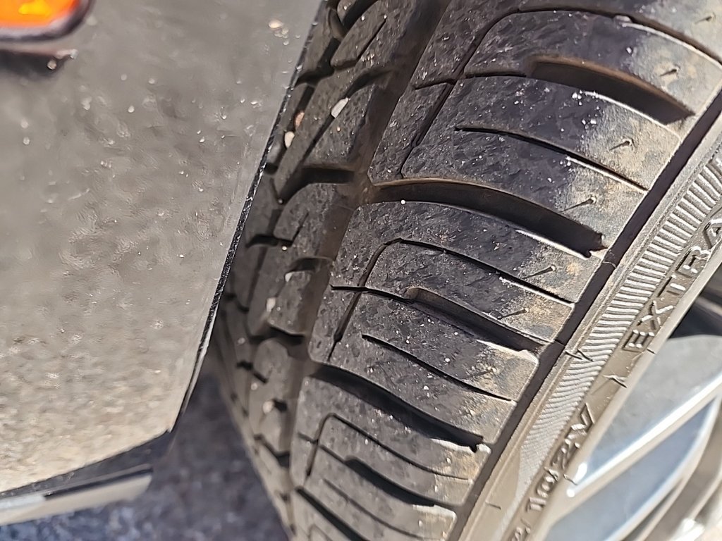 Used 2017 Dodge Challenger R/T RWD image 2