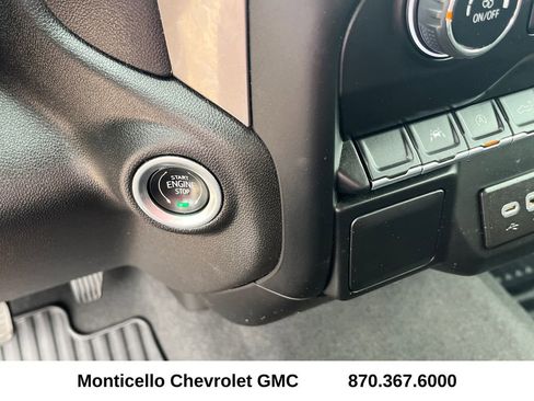Used 2022 Chevrolet Silverado 1500 Custom image 17