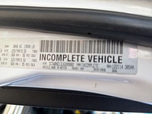 Used 2018 RAM 5500 Tradesman w/ Power & Remote Entry Group image 21