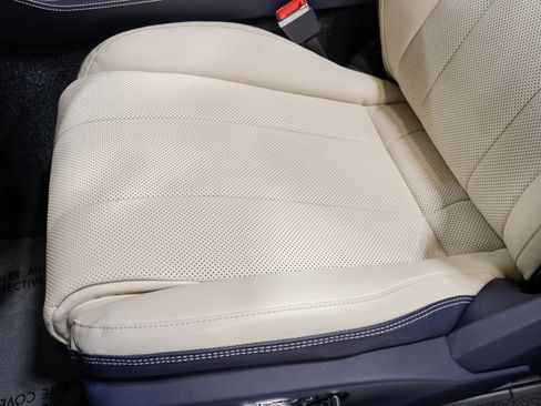 Used 2024 Bentley Continental GT V8 AWD/4WD image 48