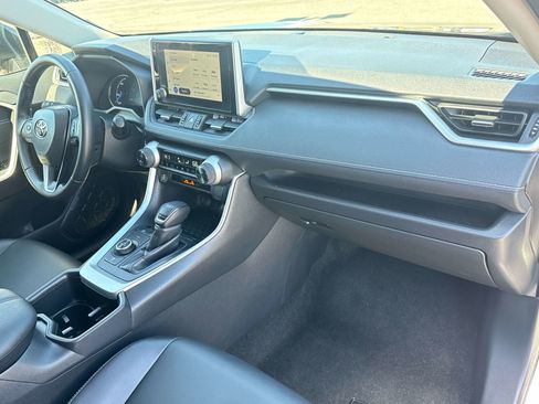 Used 2025 Toyota RAV4 XLE Premium AWD/4WD image 18