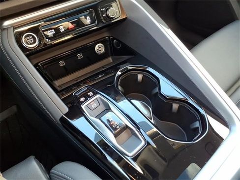 Used 2025 Audi Q5 Premium Plus w/ Premium Plus image 24