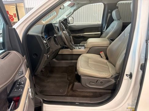 Used 2018 Ford Expedition Limited w/ Equipment Group 301A AWD/4WD image 19