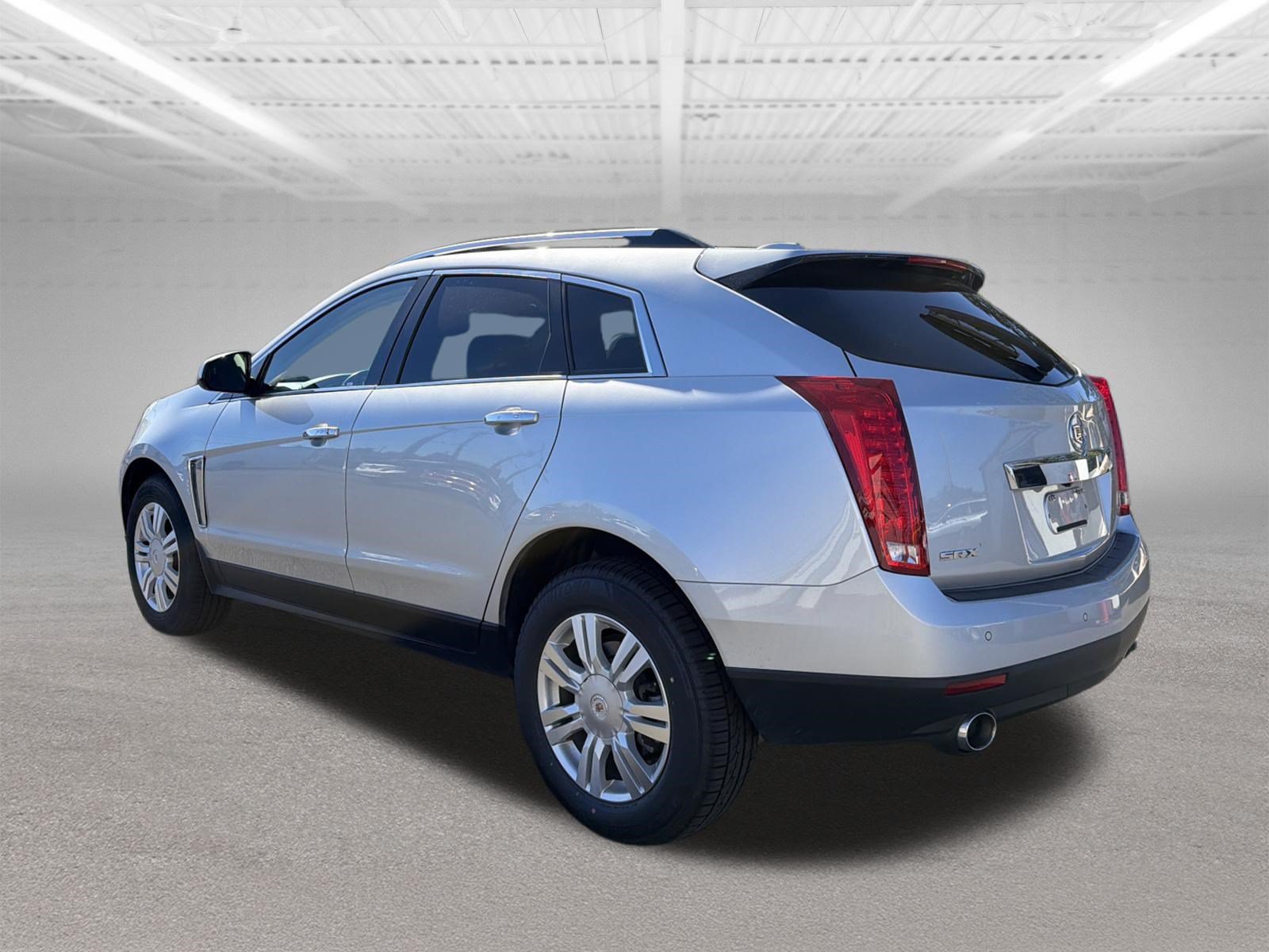 Used 2015 Cadillac SRX Luxury w/ Driver Awareness Package FWD image 3