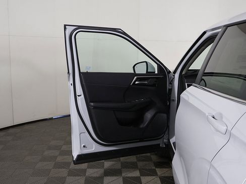 New 2025 Mitsubishi Outlander SE image 24