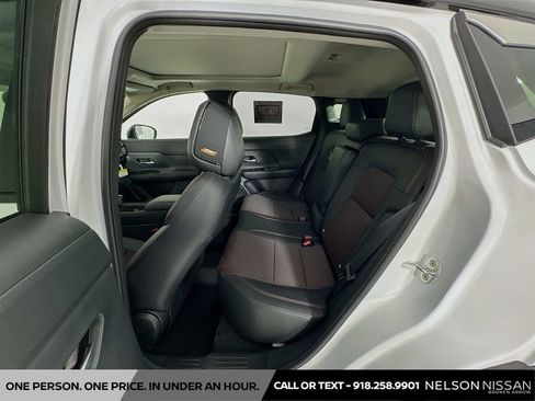New 2026 Nissan Kicks SR w/ SR Premium Package FWD image 25