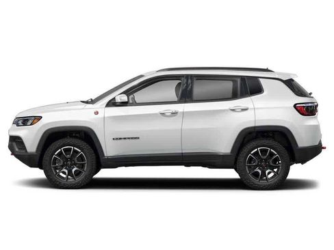 Used 2025 Jeep Compass Trailhawk AWD/4WD image 41