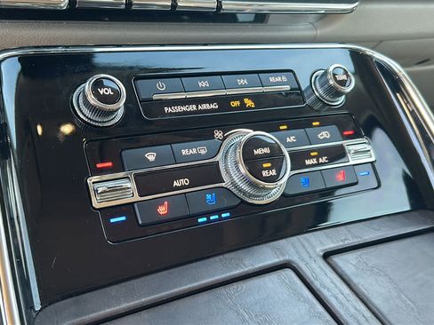 Used 2019 Lincoln Navigator L Reserve AWD/4WD image 14