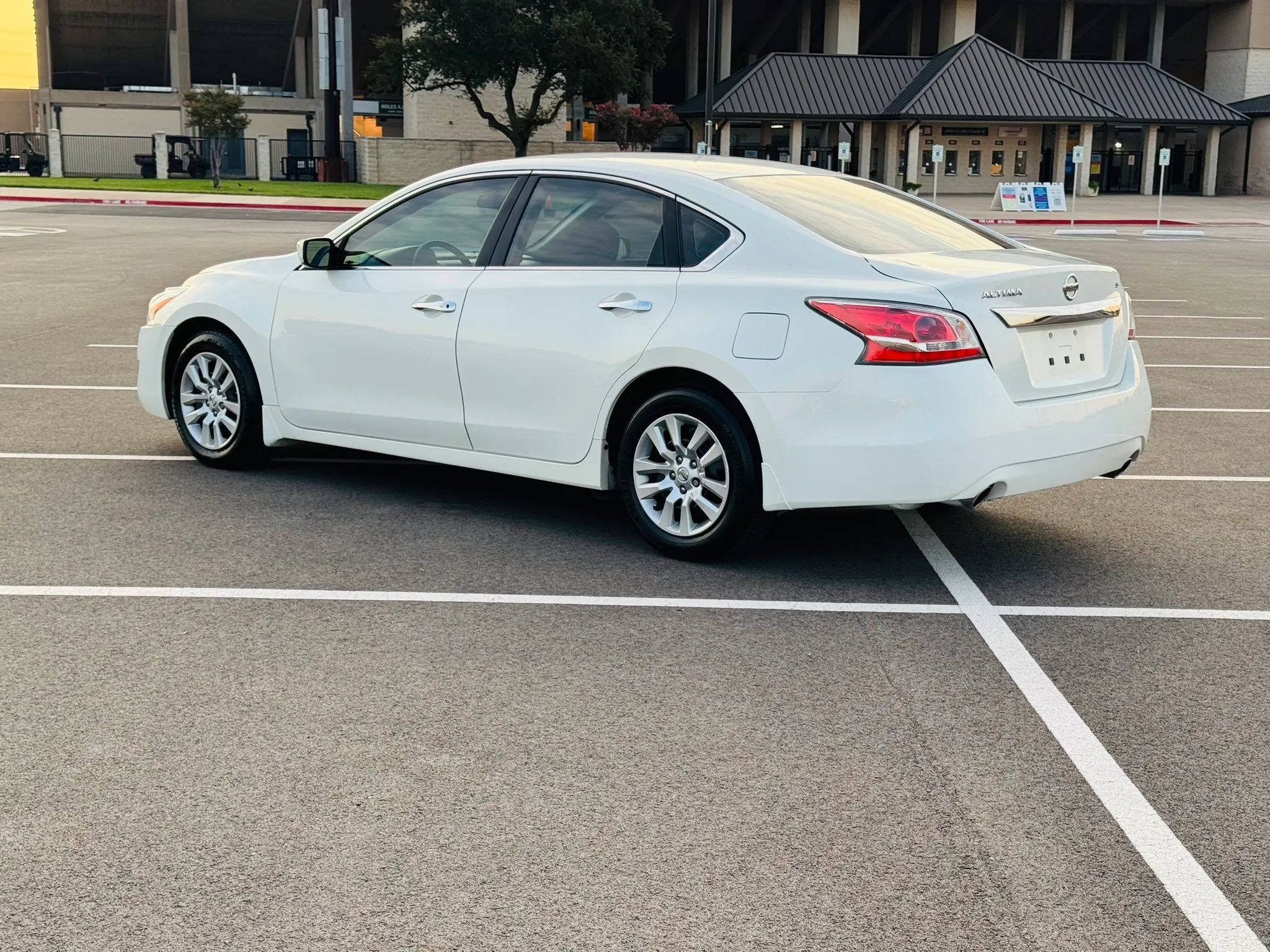 Used 2015 Nissan Altima 2.5 S w/ Power Driver Seat Package FWD image 5