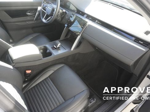 Used 2025 Land Rover Discovery Sport S image 21
