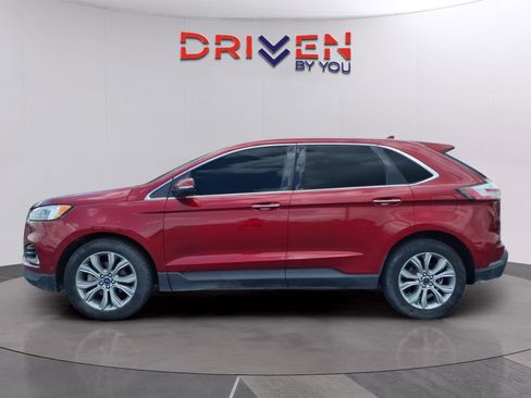 Used 2019 Ford Edge Titanium w/ Equipment Group 301A FWD image 2