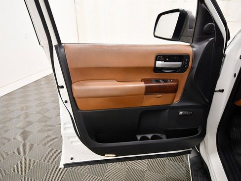 Used 2013 Toyota Sequoia Platinum image 13