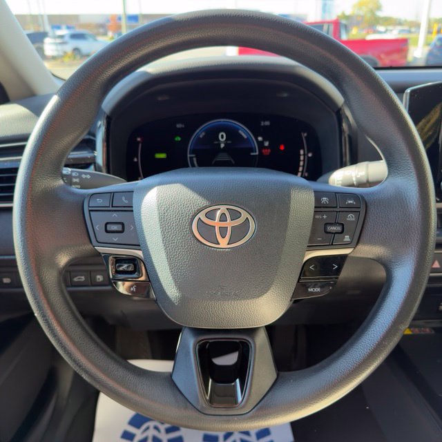 Used 2025 Toyota Camry LE FWD image 16