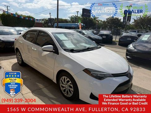 Used 2017 Toyota Corolla LE w/ Carpet Mat Package (TMS) FWD image 14