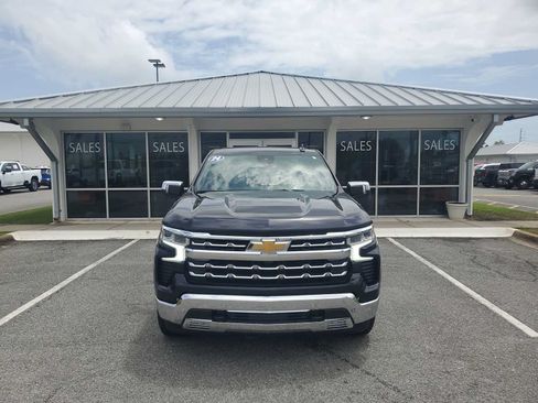 Used 2024 Chevrolet Silverado 1500 LTZ w/ Z71 Off-Road Package AWD/4WD image 11