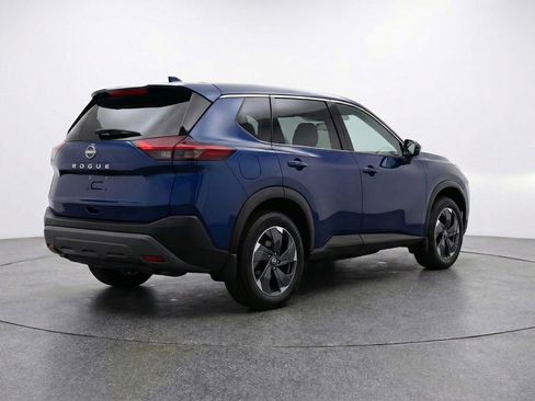 Used 2025 Nissan Rogue SV AWD/4WD image 9