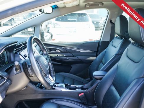 Used 2023 Chevrolet Bolt LT w/ Infotainment Package FWD image 13