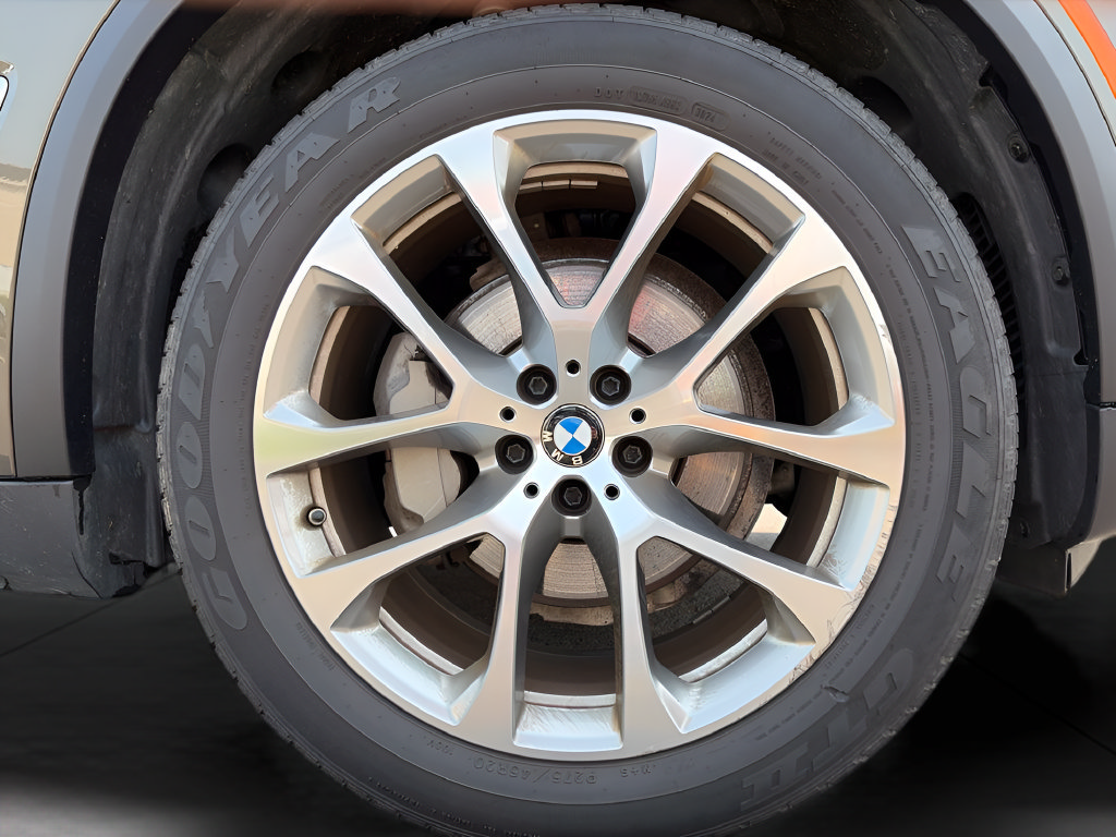 Used 2023 BMW X5 xDrive40i w/ Premium Package AWD/4WD image 25