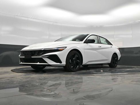 New 2026 Hyundai Elantra Sport image 32