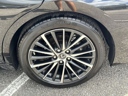 Used 2024 Lexus ES 350 w/ Premium Package FWD image 22