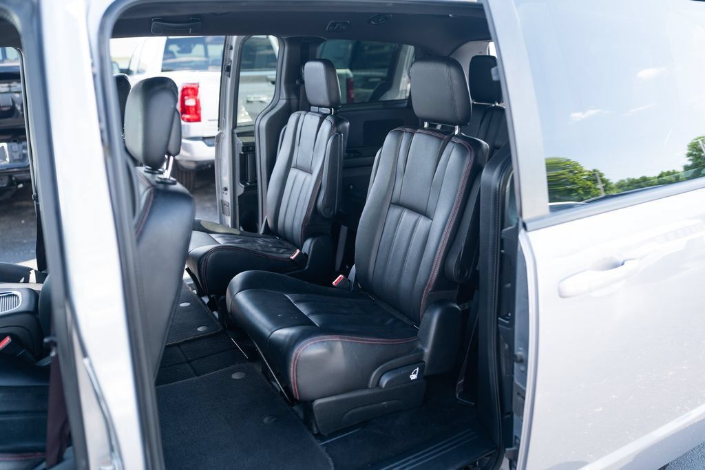 Used 2020 Dodge Grand Caravan GT FWD image 16