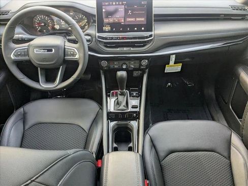 New 2026 Jeep Compass Latitude image 14