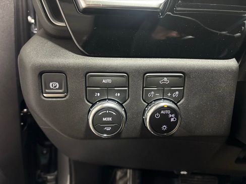 New 2026 GMC Sierra 1500 SLE w/ Preferred Package image 14