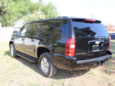 Used 2011 Chevrolet Suburban LT AWD/4WD image 9