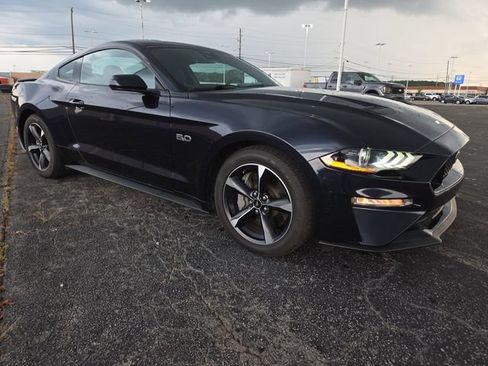Used 2021 Ford Mustang GT RWD image 3