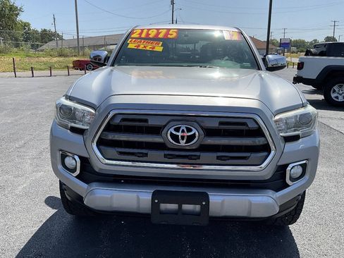 Used 2017 Toyota Tacoma Limited w/ Tow Package AWD/4WD image 8
