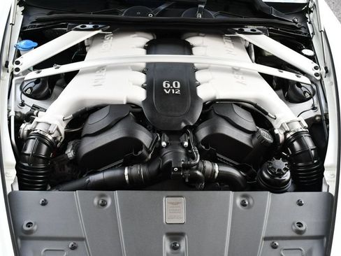 Used 2017 Aston Martin V12 Vantage S RWD image 82