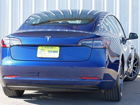 Used 2023 Tesla Model 3 Standard Range image 5