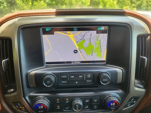 Used 2016 Chevrolet Silverado 2500 High Country w/ Duramax Plus Package AWD/4WD image 17