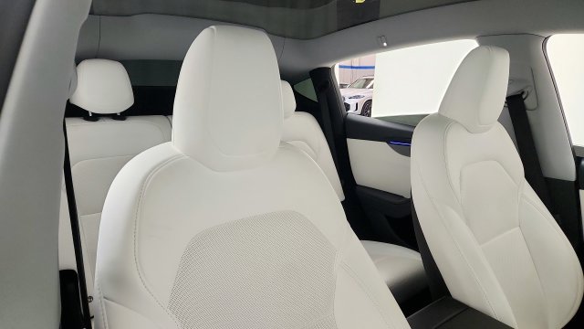 Used 2026 Tesla Model Y AWD image 32