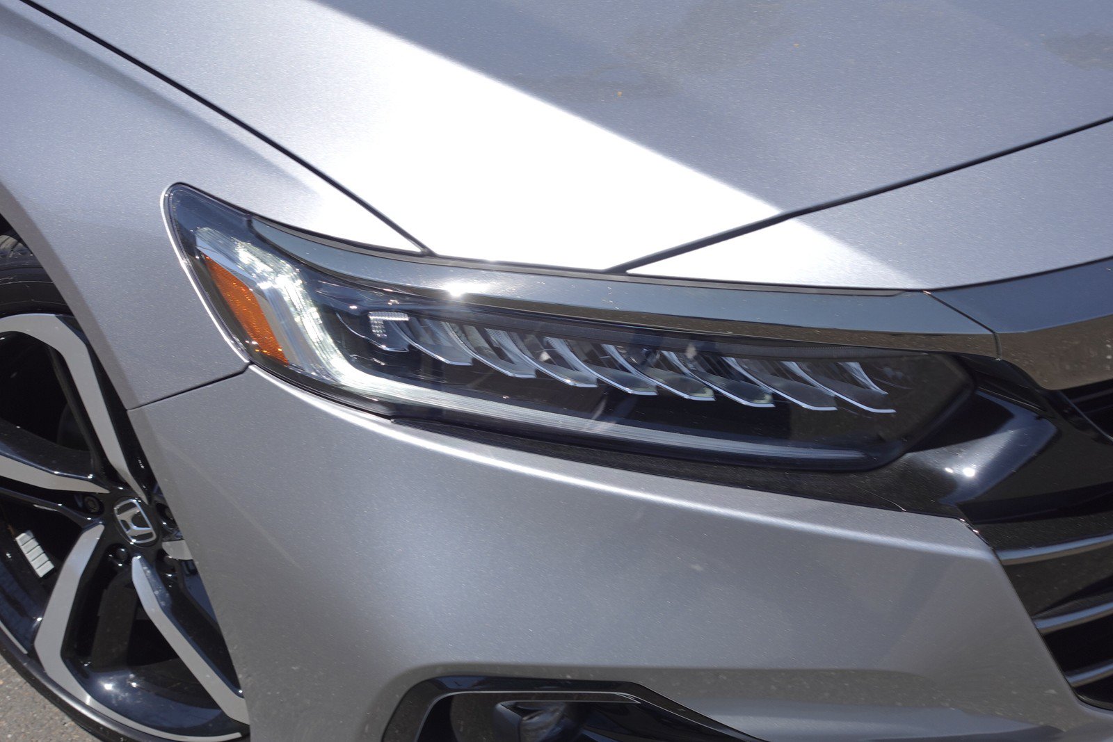 Used 2022 Honda Accord Sport image 2