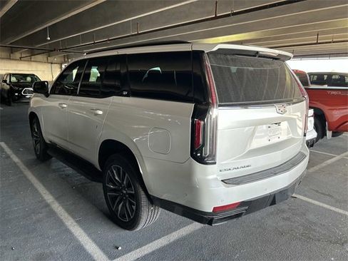 Used 2021 Cadillac Escalade Sport image 2