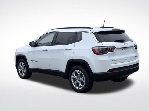 Used 2024 Jeep Compass Latitude AWD/4WD image 9