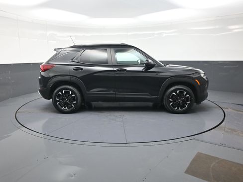 Used 2023 Chevrolet TrailBlazer LT w/ Convenience Package image 2