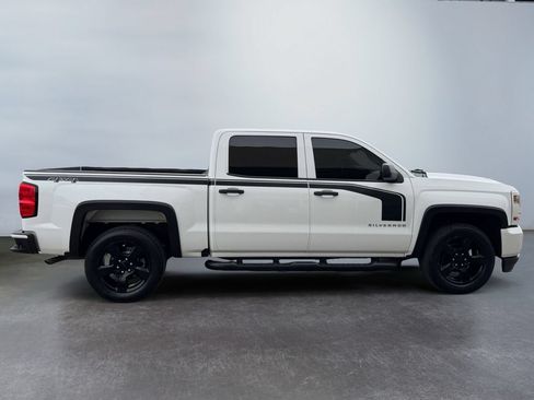 Used 2018 Chevrolet Silverado 1500 Custom w/ Custom Value Package AWD/4WD image 4