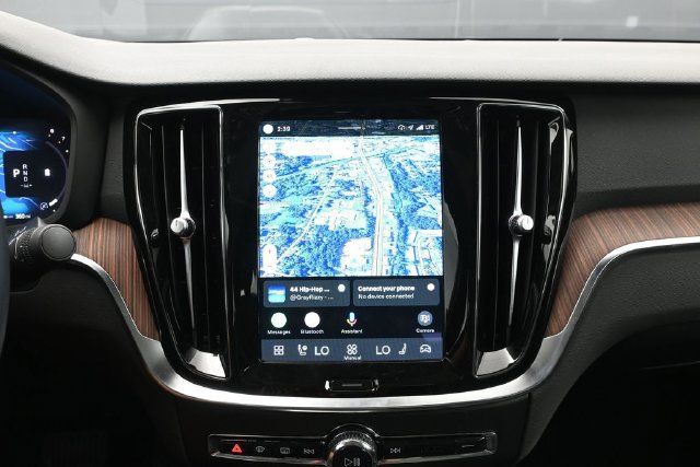 Used 2023 Volvo S60 B5 Core w/ Climate Package FWD image 14