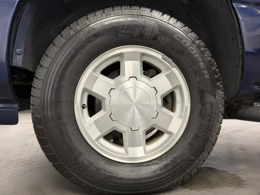 Used 2005 GMC Sierra 1500 SLE w/ Safe And Sound Package AWD/4WD image 66