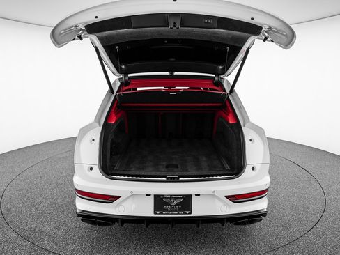 Used 2022 Bentley Bentayga AWD/4WD image 39