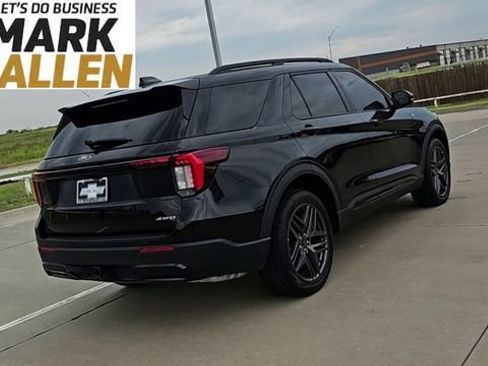 Used 2025 Ford Explorer ST-Line w/ ST-Line Street Pack AWD/4WD image 8
