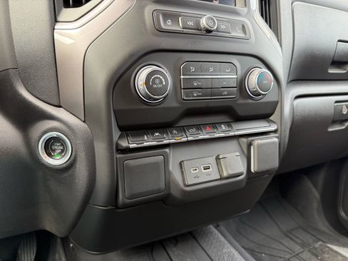 Used 2023 Chevrolet Silverado 1500 Custom image 19