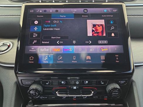 New 2025 Jeep Grand Cherokee L Limited w/ Luxury Tech Group II image 20