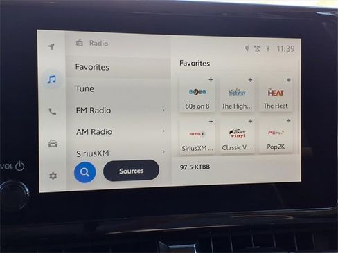 Used 2024 Toyota Corolla Cross LE image 8