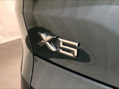 Used 2025 BMW X5 xDrive40i w/ Premium Package AWD/4WD image 9