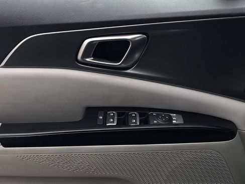 Certified 2023 Kia Carnival LX image 20