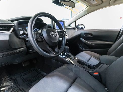 Used 2024 Toyota Corolla LE FWD image 4