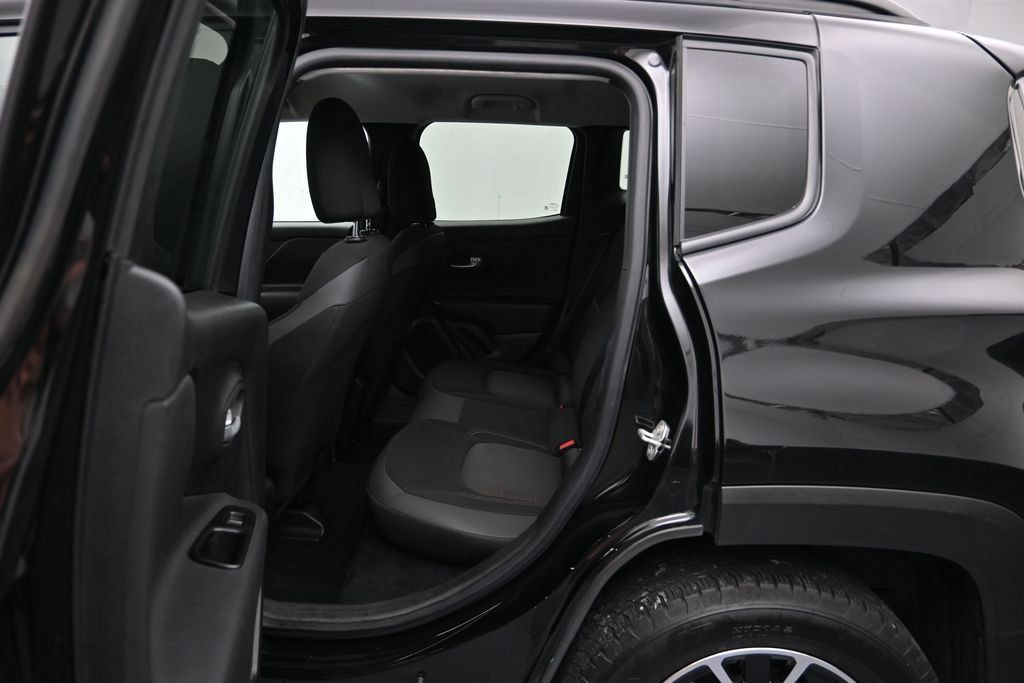 Used 2023 Jeep Renegade Latitude AWD/4WD image 22